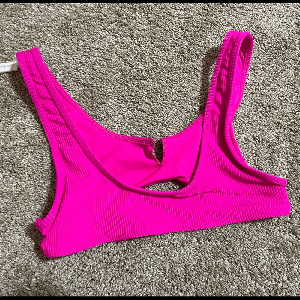Frankie’s Bikini cole top - Picture 2 of 4